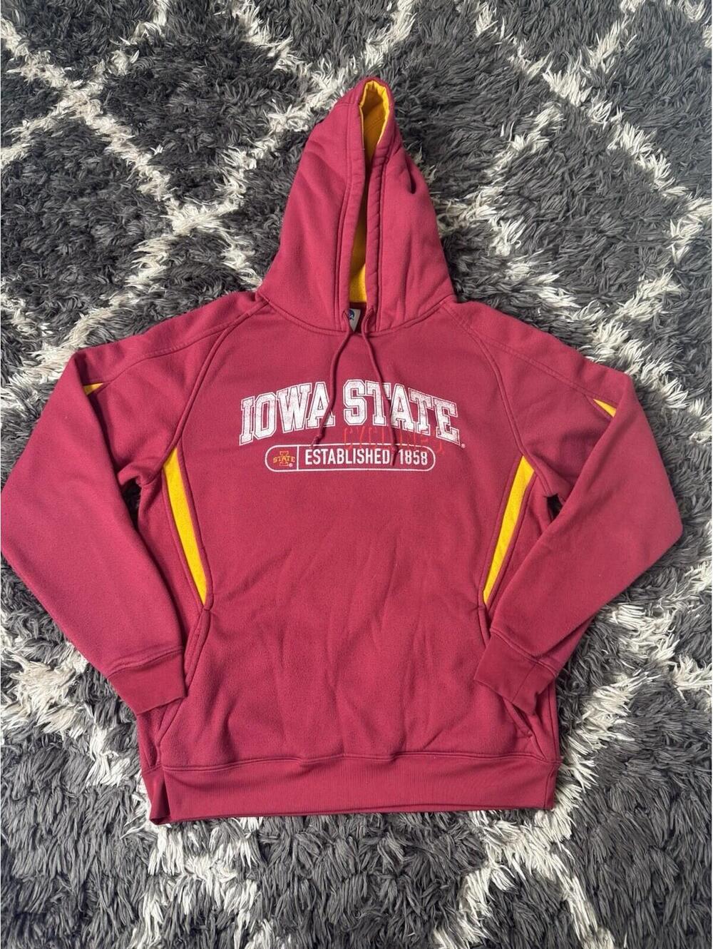 Vinatge Iowa State Cyclones Hoodie Adult Medium Red Sweatshirt NCAA Pullover